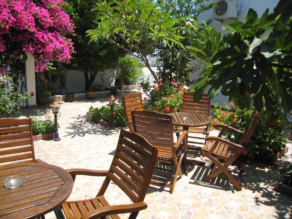 Eleftheria Lindian Studios I Lindos  Luaran gambar