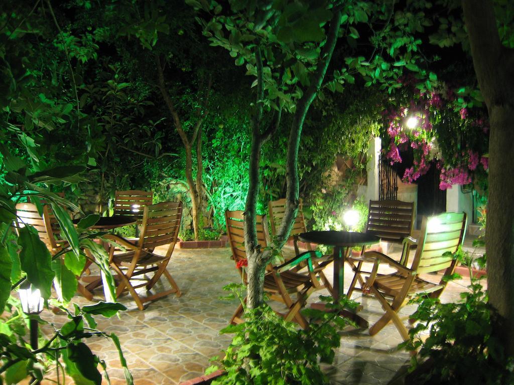 Eleftheria Lindian Studios I Lindos  Luaran gambar