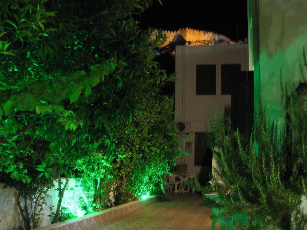 Eleftheria Lindian Studios I Lindos  Luaran gambar